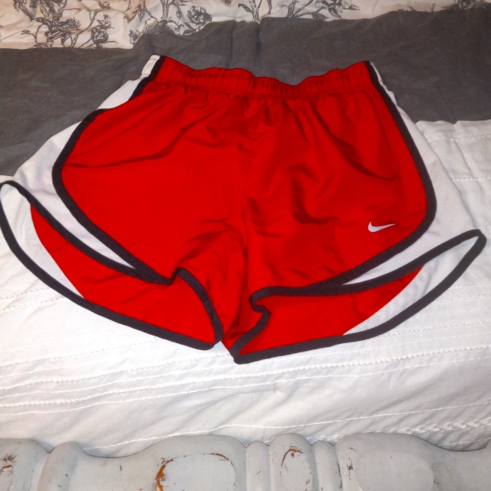 WOMENS NIKE DRI FIT SHORT